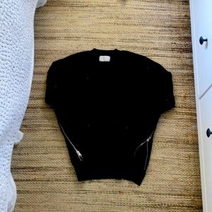 Modern citizen black sweater with zippers on side